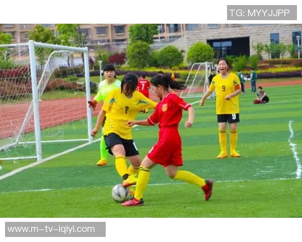 德阳中学足球队奋勇拼搏展现青春风采助力校园体育文化发展 德阳中学足球队奋勇拼搏展现青春风采助力校园体育文化发展